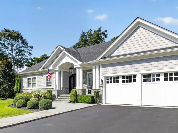 14 The Spur, Locust Valley, NY 11560