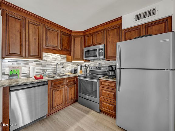 2nd image of 1404 Canal Drive Unit 25