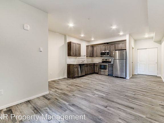 5th image of 2530 S 42nd St #306