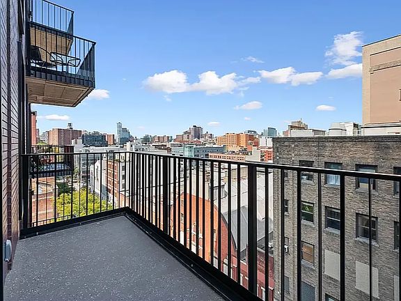 5th image of 224 W 124th St APT 411