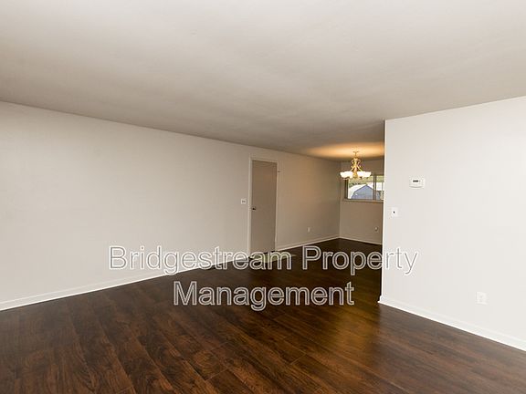5th image of 4606 Knobhill Dr