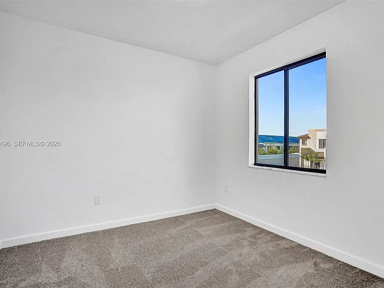2542 SE 29th St #2542 — Photo 27