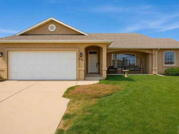 446 E Chadwick Dr, Pueblo West, CO 81007