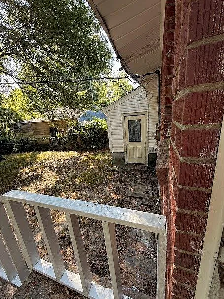 3 bed, 1.5 bath, 994 sqft, $925 — Photo 4