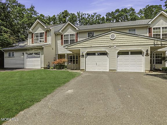 2nd image of 549 Woodbine Lane