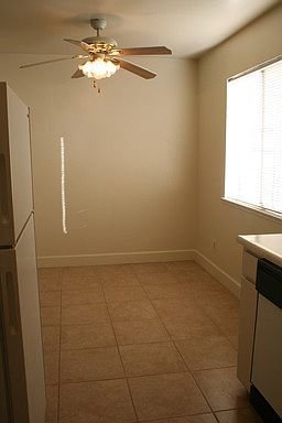 2nd image of 1324 G St APT 3