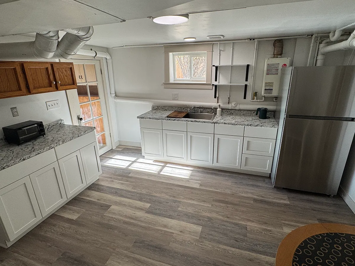 Building Photo - 835 Ouray Ave #B