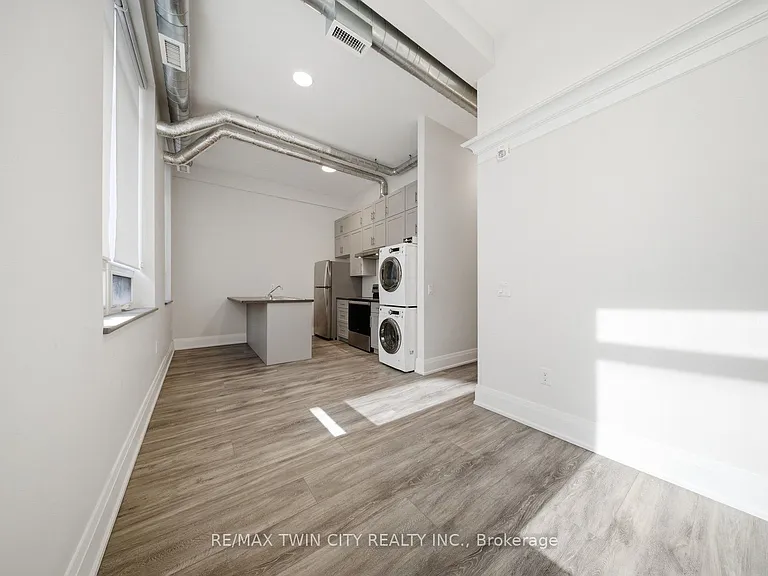 11 Queen St #201 — Photo 3