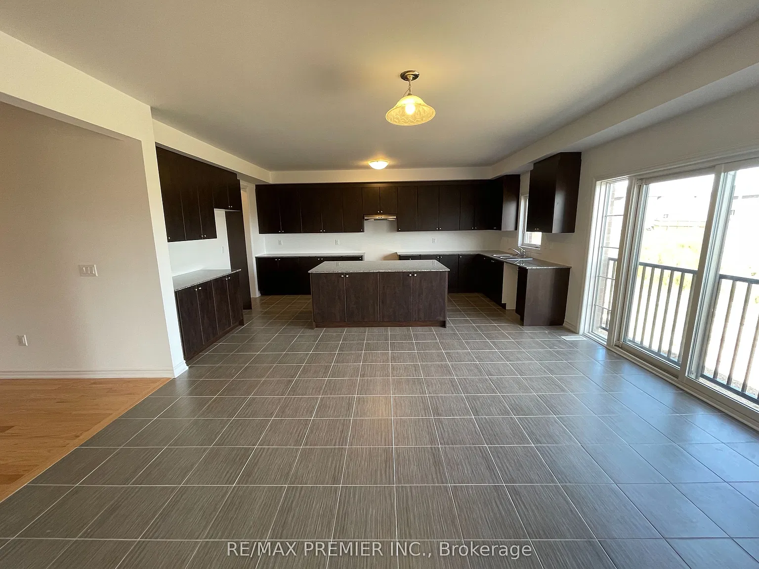 5 bed, $4,000 — Photo 2