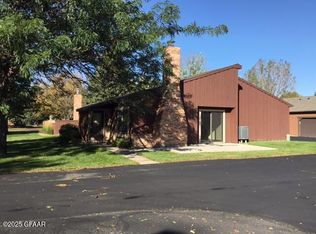 4564 Belmont Rd, Grand Forks, ND 58201