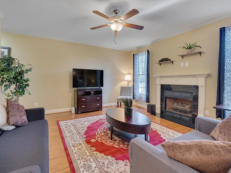 320 Lawrence Rd — Photo 12