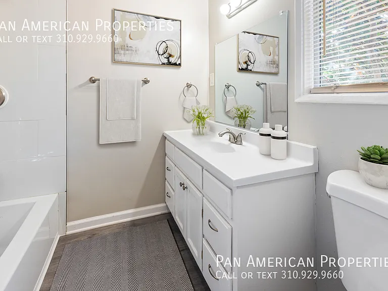 110 W Market St #7 — Photo 19
