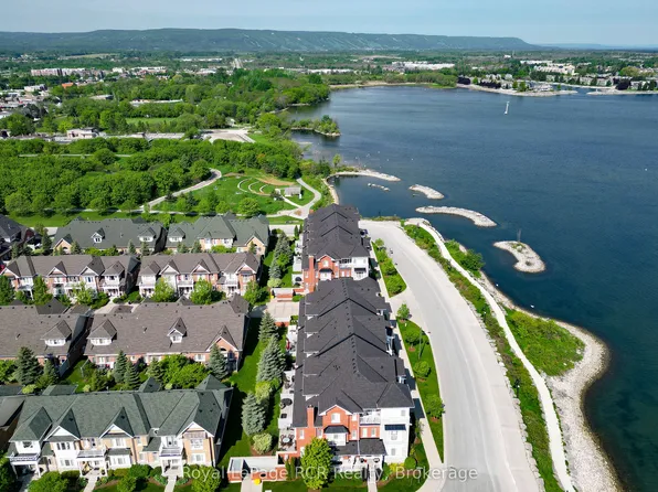16 Wheelhouse Cres, Collingwood, ON L9Y 0J9