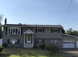 35 Grounds Pl, Albany, NY 12205