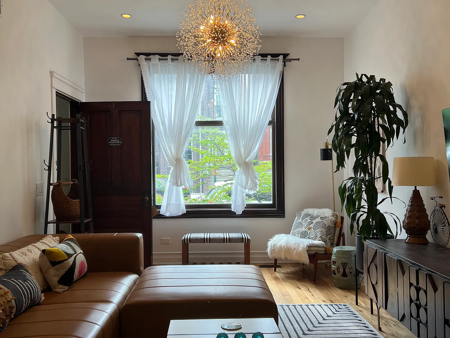 3 bed, 2000 sqft, $13,000 — Photo 3