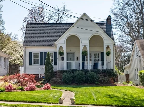 1223 S Hawthorne Rd, Winston Salem, NC 27103