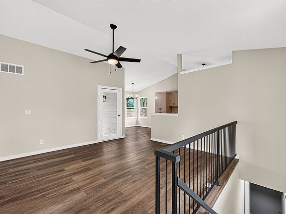4th image of 2219 N Basswood Ct