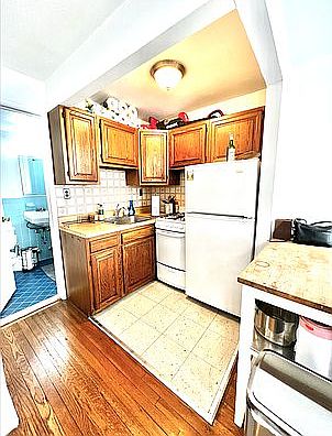5th image of 432 E 11th St APT 3R