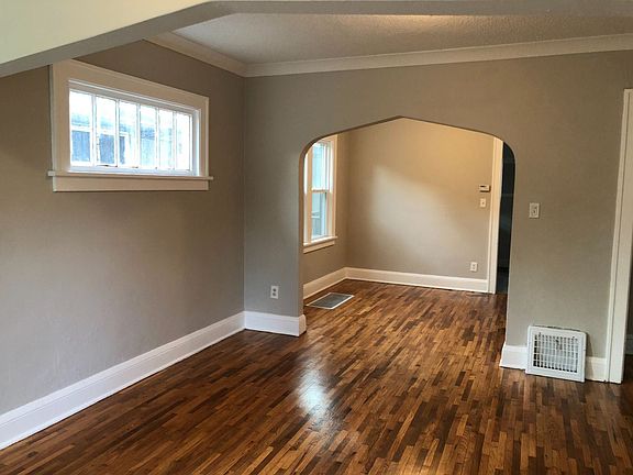 4th image of 1025 Fuller Ave