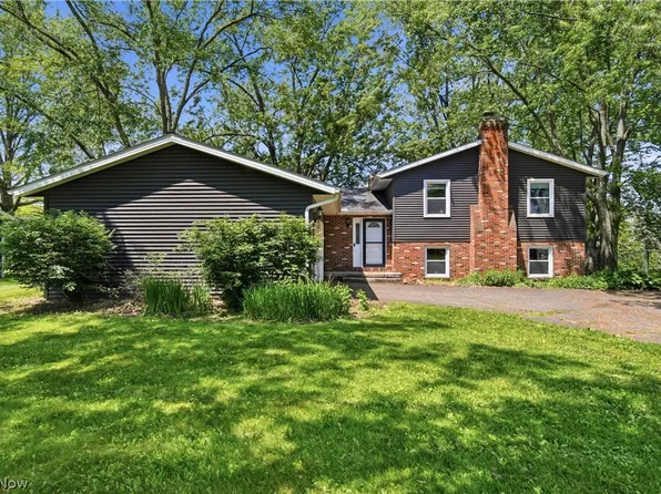 11205 Merrimack Ave NW, Hartville, OH 44632
