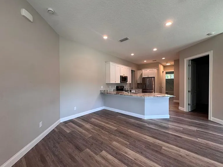 356 Seminole Dr — Photo 8