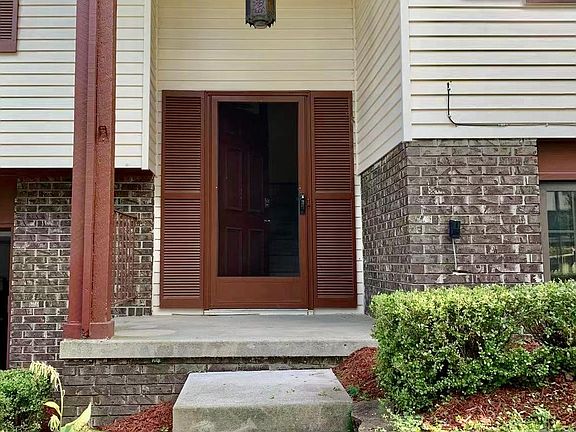 2nd image of 1815 N Franklin Ct