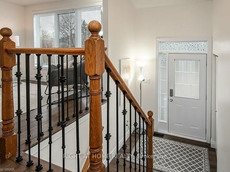 554 Halberstadt Cir — Photo 4