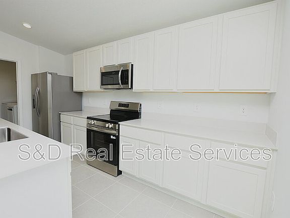 5th image of 2216 Crown Rock Dr