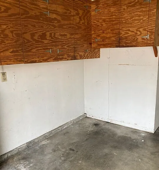 758 E Cypress Ave — Photo 16