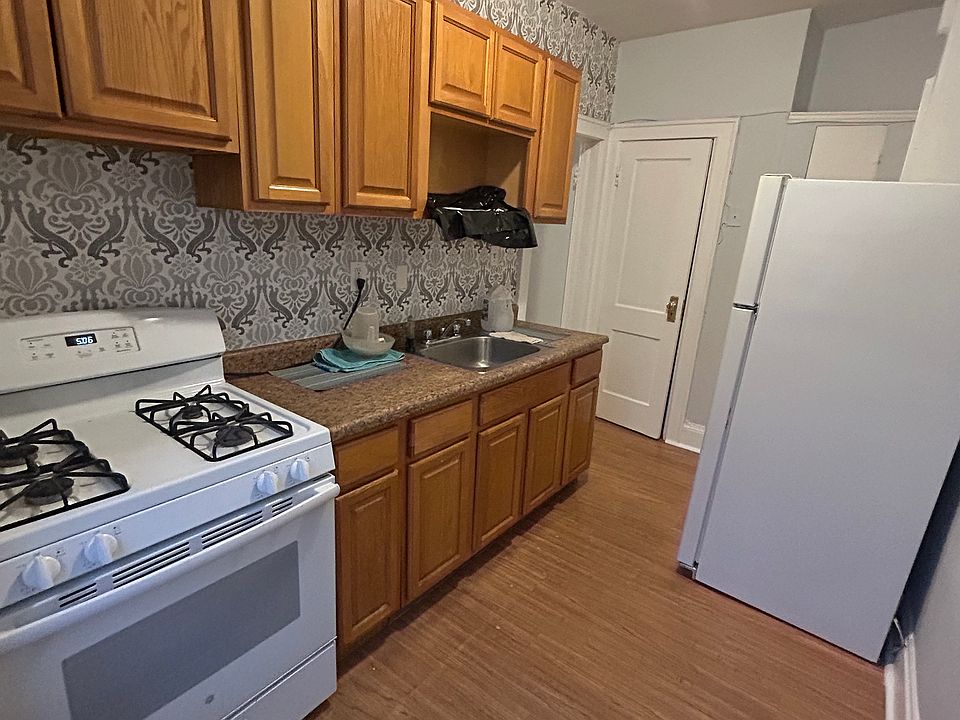 1st image of 432 Riverdale Ave Ste 2