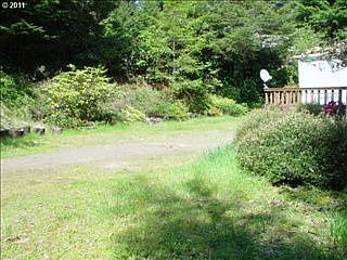 4th image of 5500 Woahink Dr