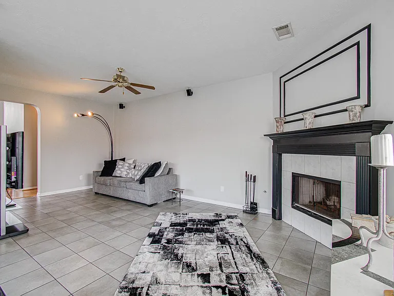 3043 W Hampton Dr — Photo 21