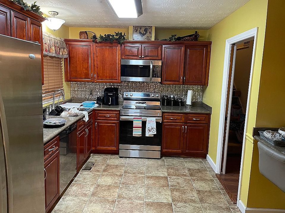 1st image of 2414 Jerry Jones Dr