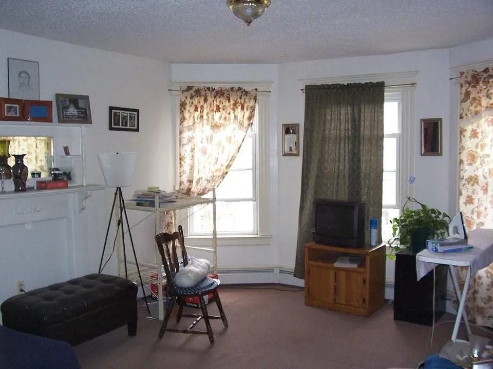 Living Room of Floor 1