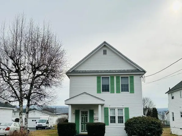 320 2nd St, Olyphant, PA 18447