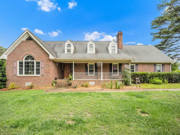 100 Martindale Dr, Youngsville, NC 27596