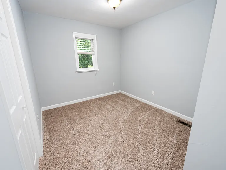 512 Haywood Creek Dr — Photo 24