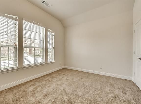 4th image of 778 Bosley Dr