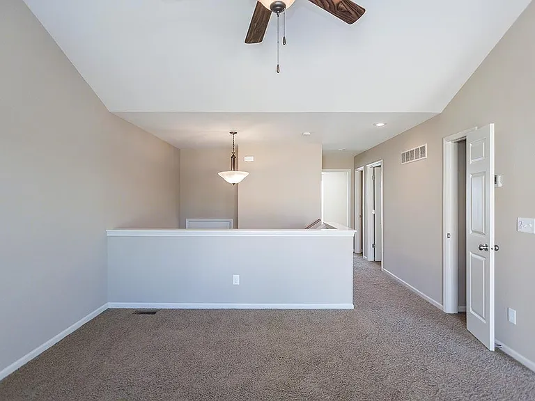 Parkway Oaks Townhomes and Duplexes — Photo 43