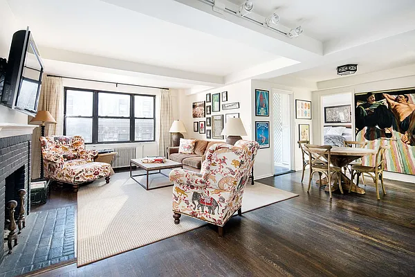 Sold by Compass | media 1