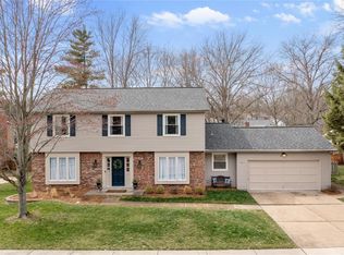 2045 Schoettler Valley Dr, Chesterfield, MO 63017