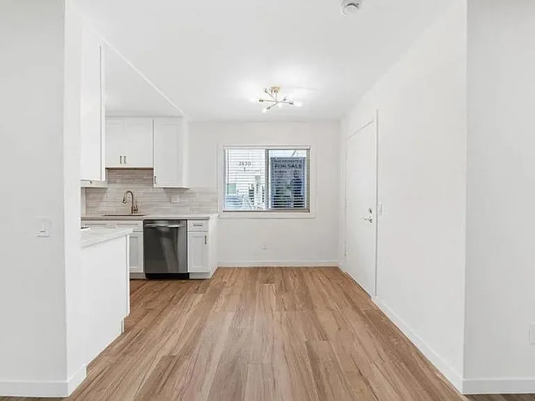 3825 Van Dyke Ave #3 — Photo 7