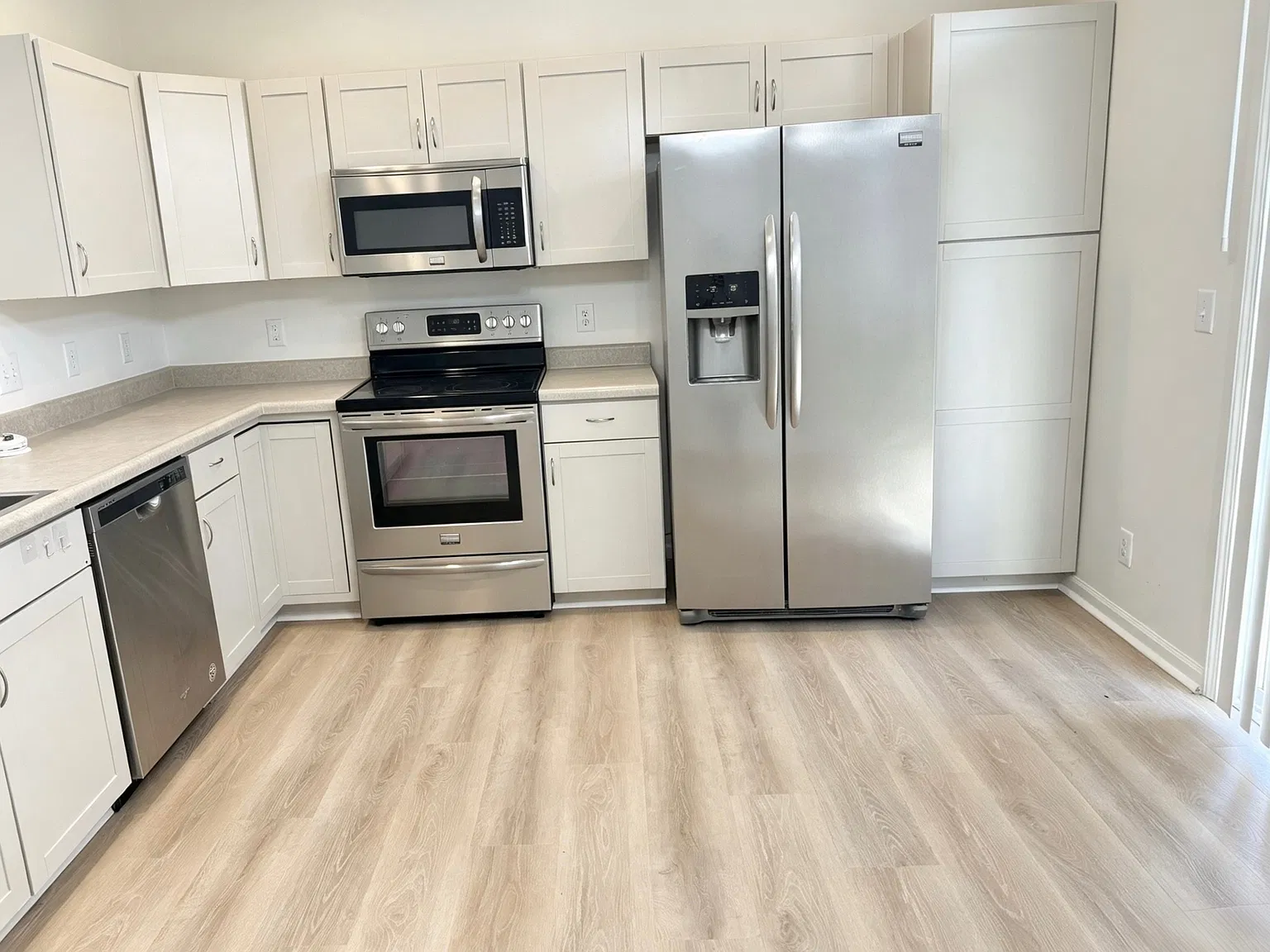 3 bed, 1500 sqft, $1,840 — Photo 3