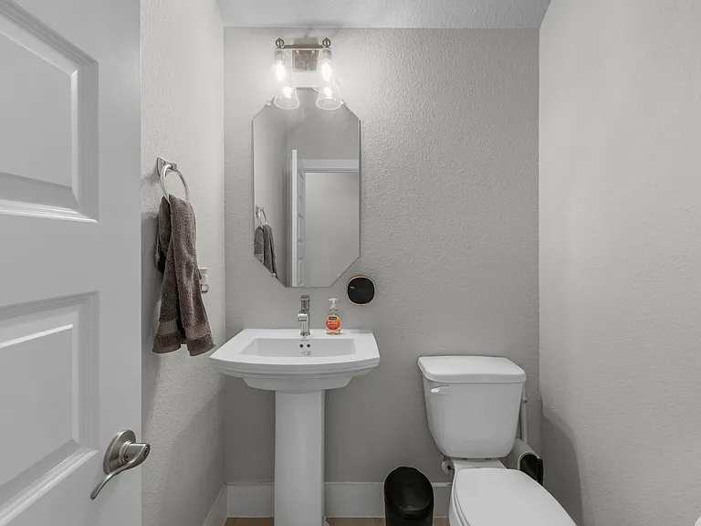 1569 Sunrise Gables Dr — Photo 33