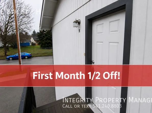 704 NE 8th St #H, Grants Pass, OR 97526