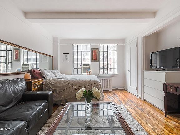 5th image of 320 E 42nd St APT 914