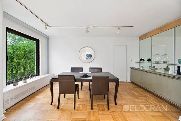 Sold by (Legacy) Elegran | media 8