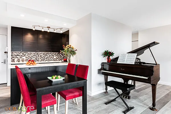 Rented by Rich Associates Real Estate LLC | media 18