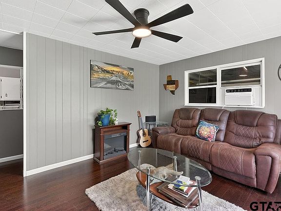 4th image of 369 Pinewood Rd