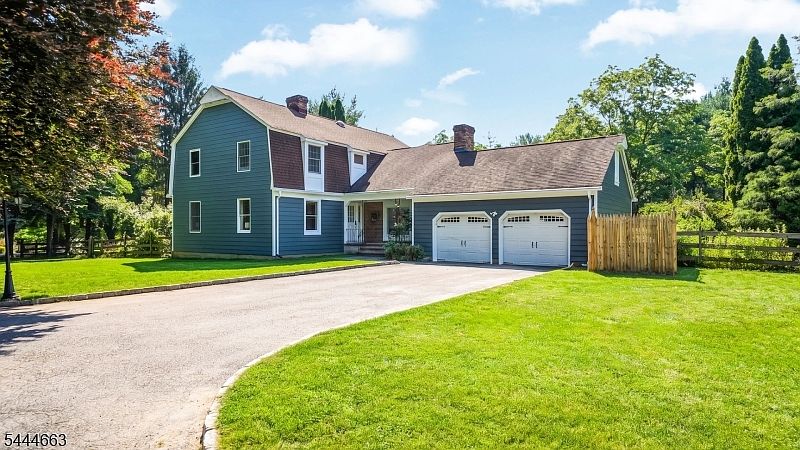 1st image of 2 Chester Woods Dr